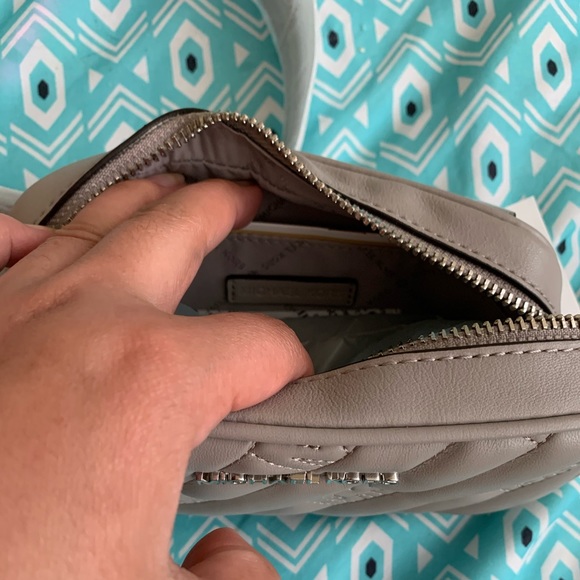 Michael Kors belt bag - Picture 3 of 5